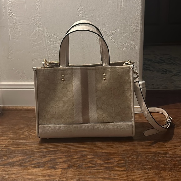 COPY - Cream Coach Shoulder Bag - Picture 2 of 5